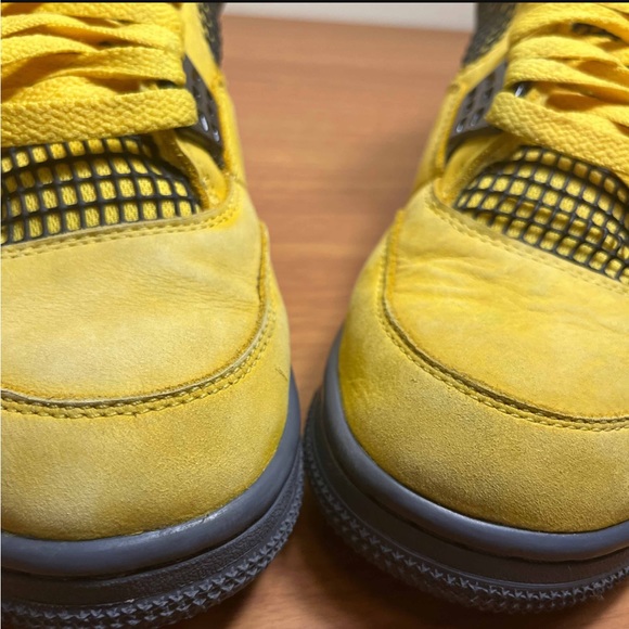 Jordan 4 Lightning - Picture 6 of 9